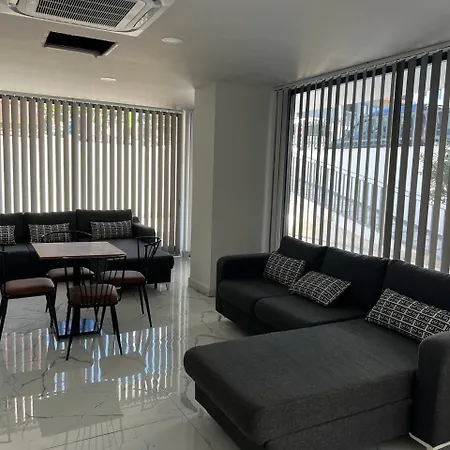 Flamingo - Stylish Near The Beach, In The Heart Of アパート