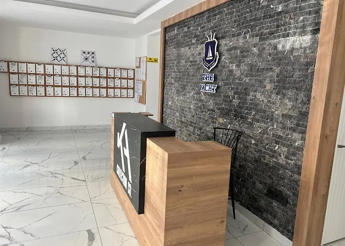 Flamingo - Stylish Near The Beach, In The Heart Of