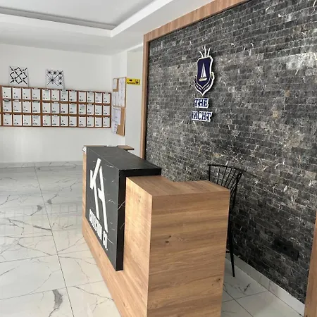 Flamingo - Stylish Near The Beach, In The Heart Of