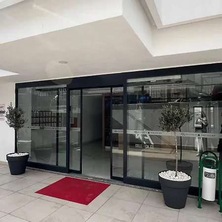 公寓 Flamingo - Stylish Near The Beach, In The Heart Of 阿拉尼亚