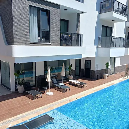 Flamingo - Stylish Near The Beach, In The Heart Of